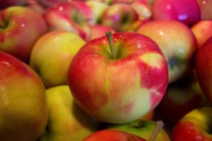 りんごを冷蔵庫で日持ち保存 切ったら腐る前に見分けよう サトマガ