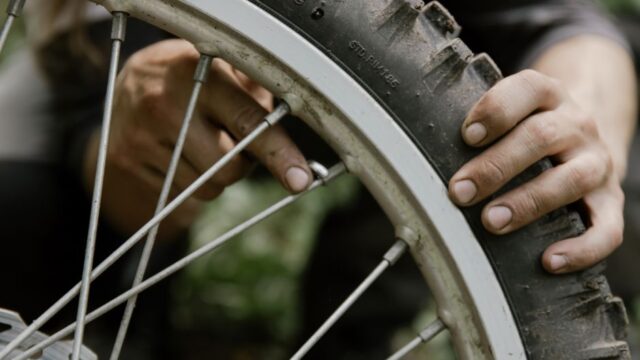 自転車のパンク修理